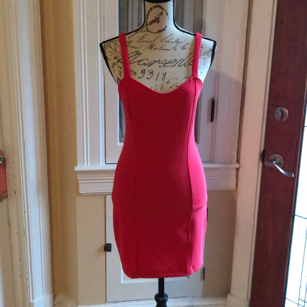 Super cute. Shapes body for flattering fit.